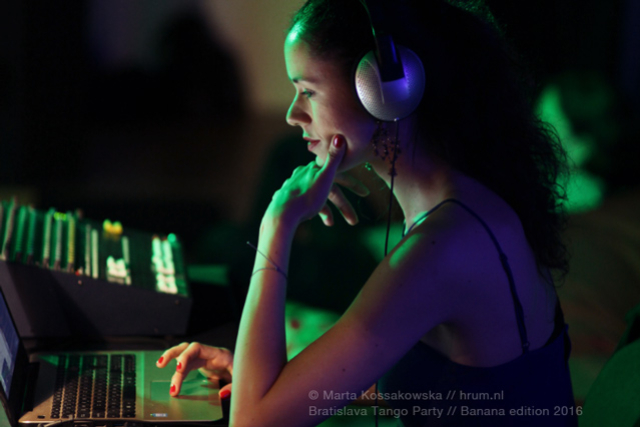 DJ Sonja Zivanovic (Serbien) TDJ Tété - Etienne Buraud-640x427